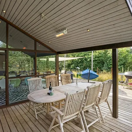 Lovely In With Kitchen Holiday home